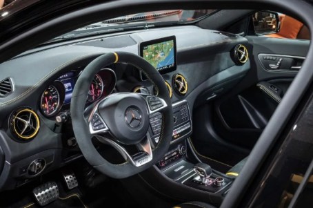 Mercedes GLA салон