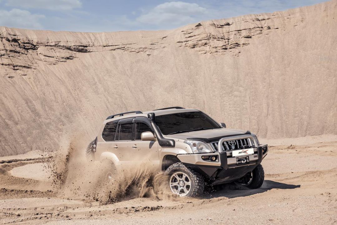 Toyota-Prado-120_sand