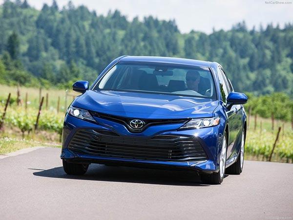 Синяя Камри 70